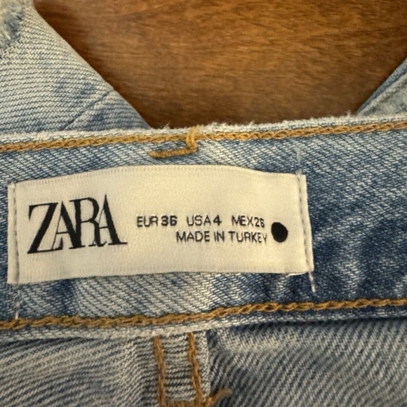 Zara "The Truth Slim" Size 4 Light Wash Distressed Slim Fit High-Rise Jeans - Picture 3 of 5